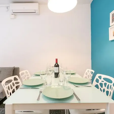 Canela Homes Park Gueell アパート